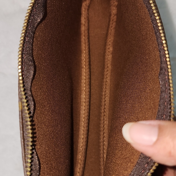 Louis vuitton pochette monogram canvas - Picture 9 of 11